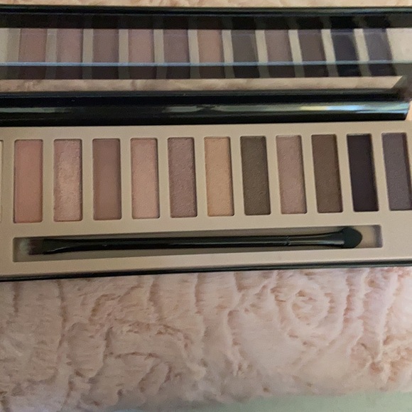 L.A. Girl eyeshadow collection Nudes - Picture 2 of 6